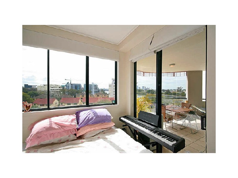 60/9 Sylvan Road, Toowong QLD 4066
