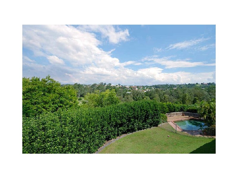 31 Broadmoor Street, Kenmore Hills QLD 4069