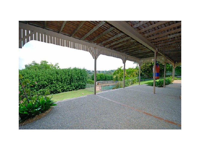 31 Broadmoor Street, Kenmore Hills QLD 4069