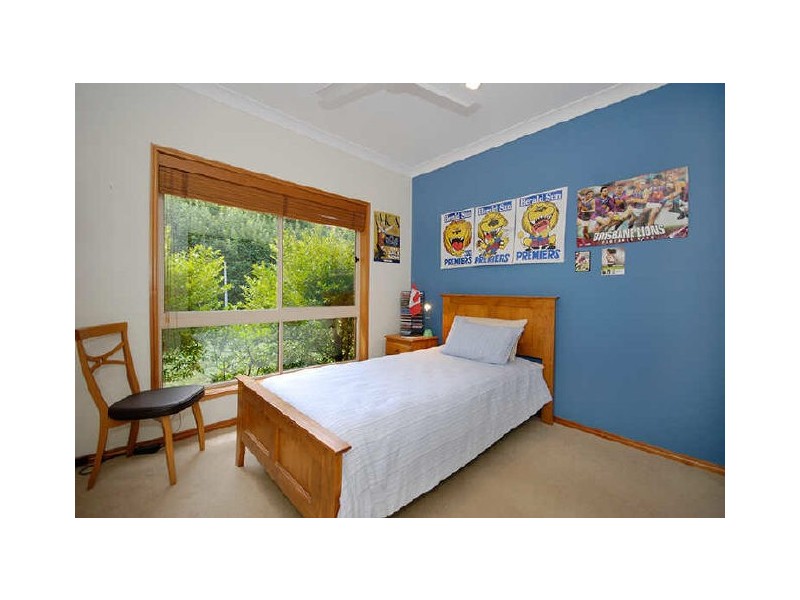 31 Broadmoor Street, Kenmore Hills QLD 4069