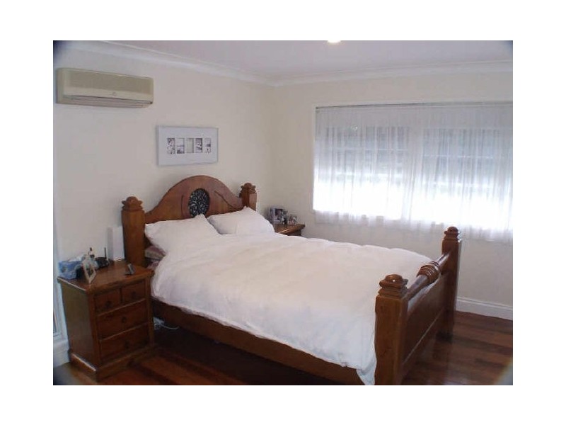 11 Steptoe Street, Chapel Hill QLD 4069