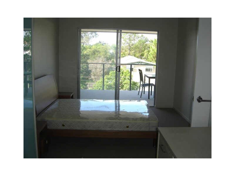 23/221 Sir Fred Schonell Drive, St Lucia QLD 4067