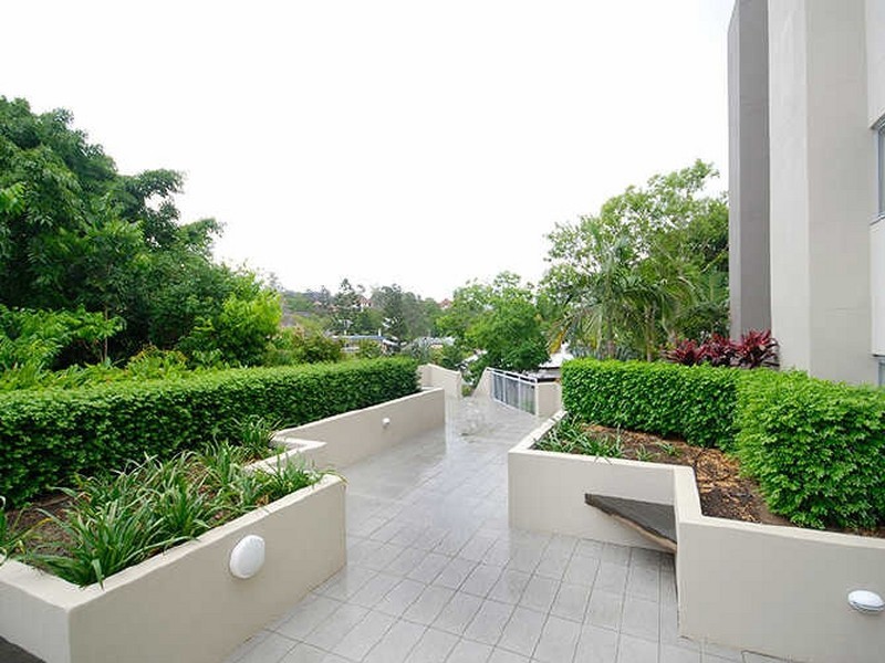 1/36 Holland Street, Toowong QLD 4066