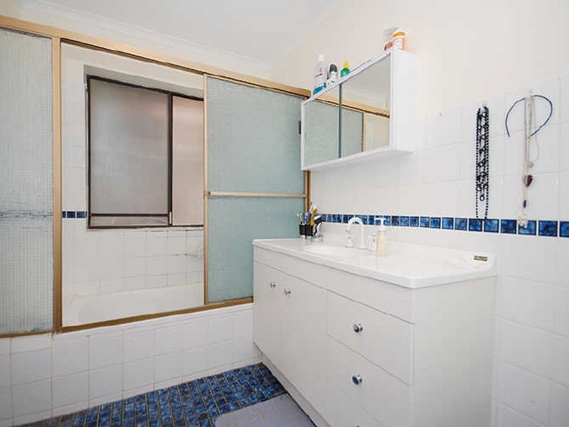 4/12 Woodstock Avenue, Taringa QLD 4068
