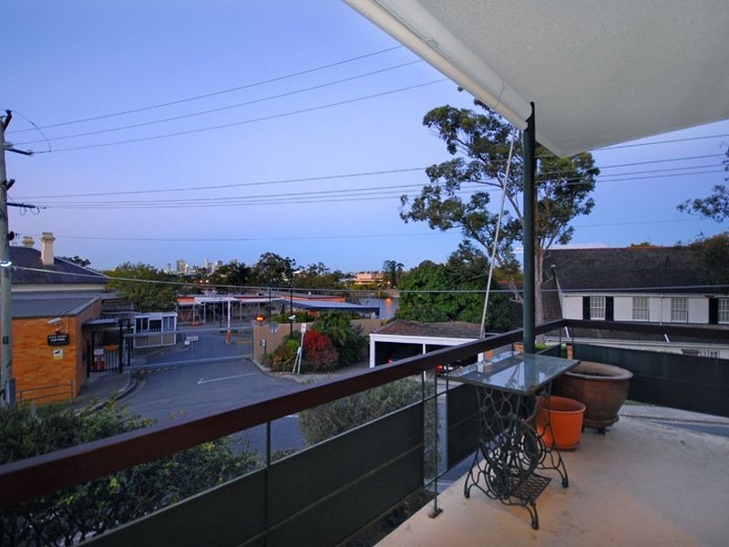 2a/15 Archer Street, Toowong QLD 4066