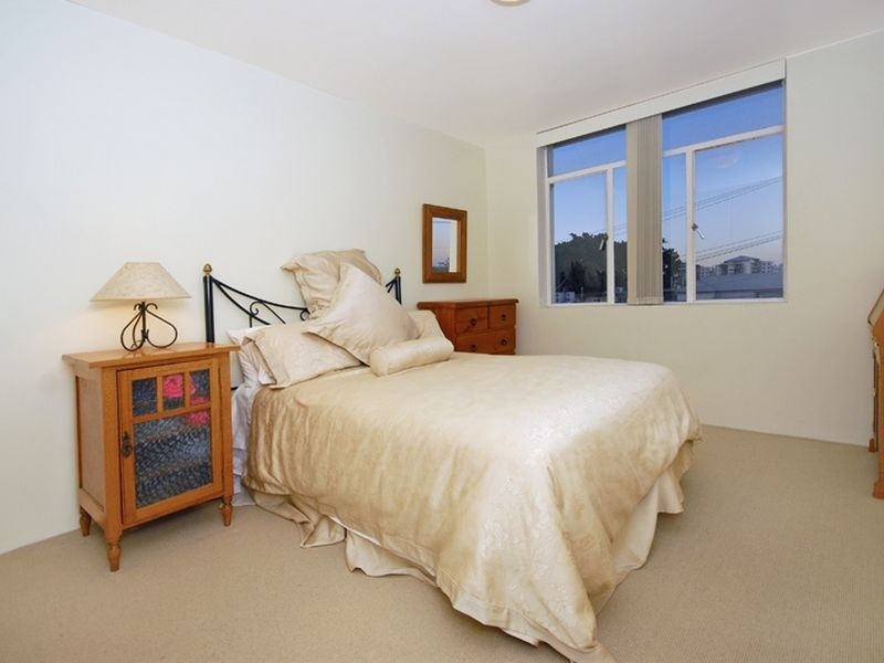 2a/15 Archer Street, Toowong QLD 4066