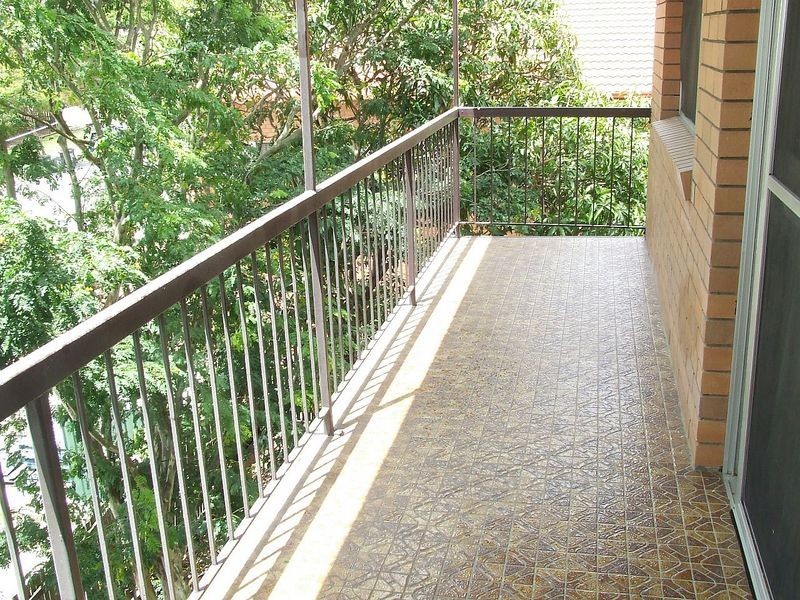 9/179 Sir Fred Schonell Drive, St Lucia QLD 4067