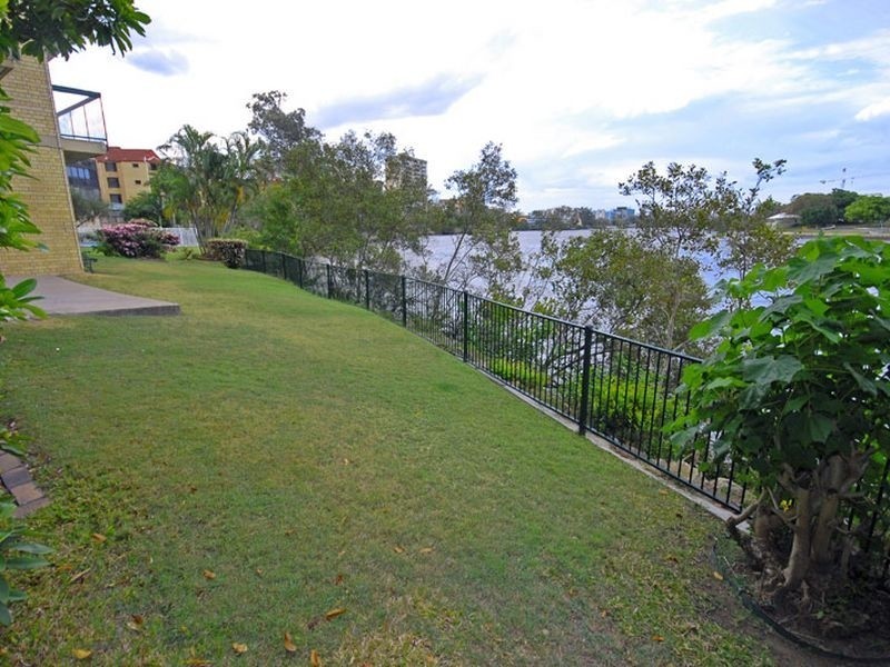 5/8 Sandford Street, St Lucia QLD 4067