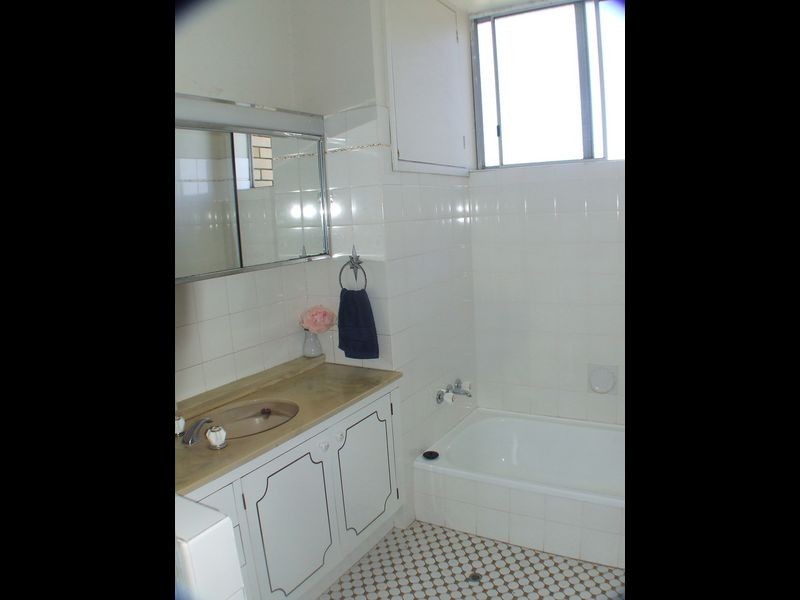 8/40 Glen Road, Toowong QLD 4066