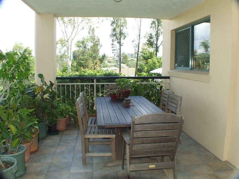 1/23 Burns Road, Toowong QLD 4066