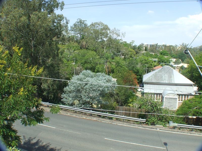 1/23 Burns Road, Toowong QLD 4066
