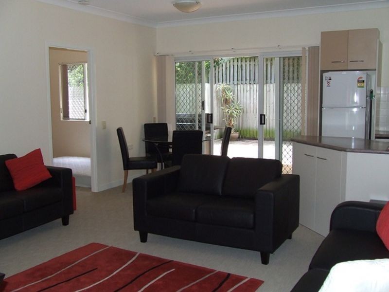 2/32-36 Lissner Street, Toowong QLD 4066