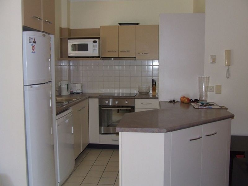 2/32-36 Lissner Street, Toowong QLD 4066