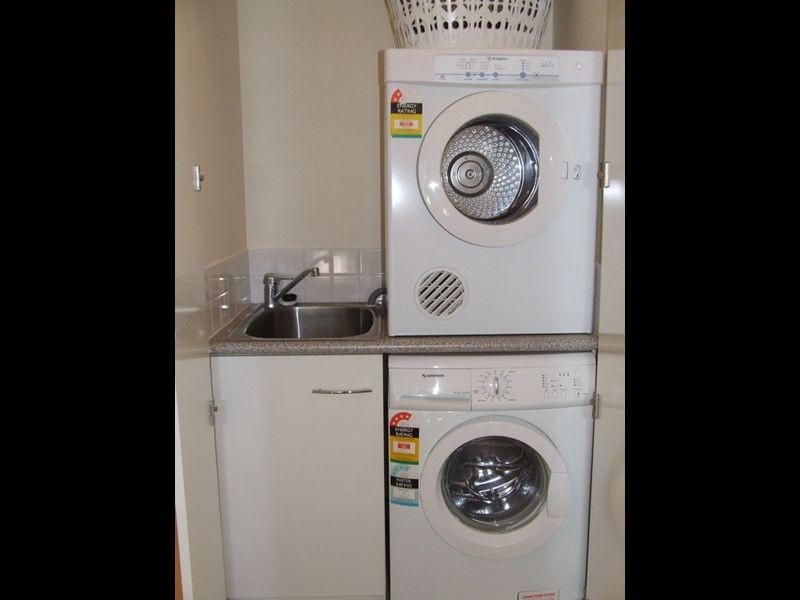 2/32-36 Lissner Street, Toowong QLD 4066