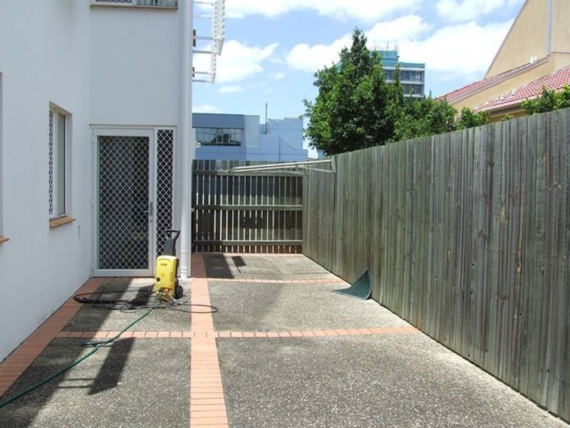 2/32-36 Lissner Street, Toowong QLD 4066