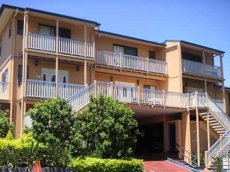 2/10 Montrose Road, Taringa QLD 4068