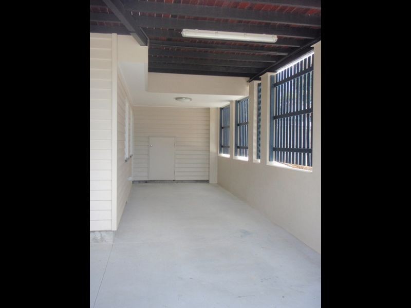 11 Sydney Street, Fairfield QLD 4103