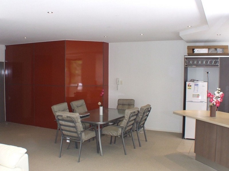 2/26 Lambert Road, Indooroopilly QLD 4068