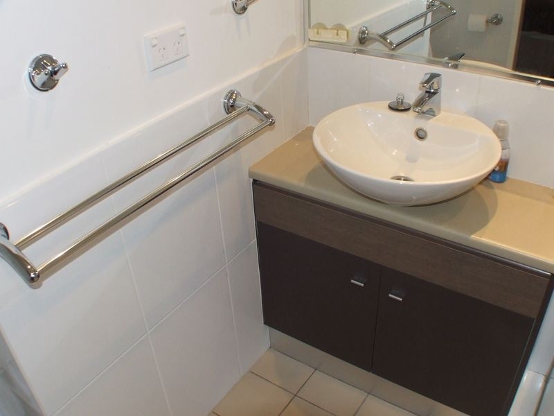 2/26 Lambert Road, Indooroopilly QLD 4068