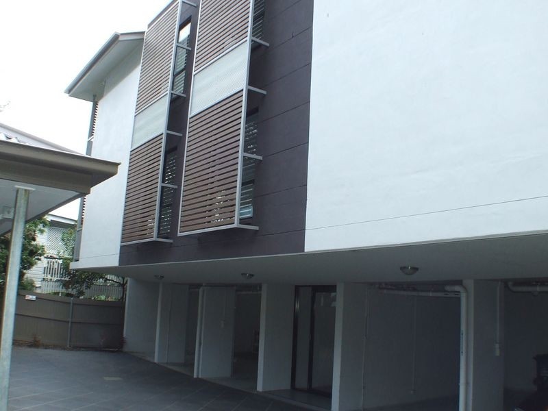 2/26 Lambert Road, Indooroopilly QLD 4068