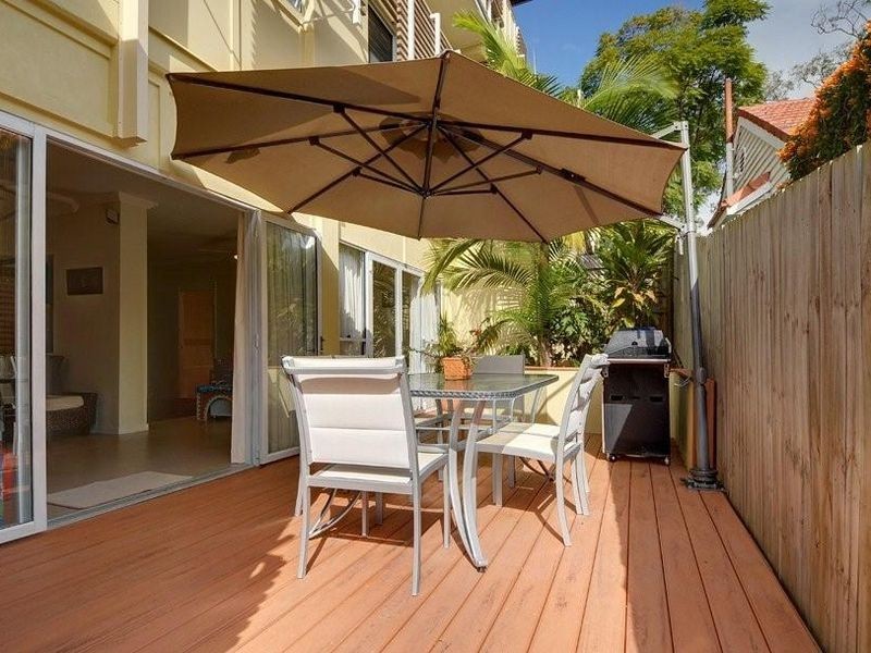 2/48 Highview Terrace, St Lucia QLD 4067