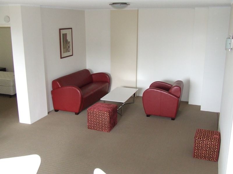 10/36 Jerdanefield Road, St Lucia QLD 4067