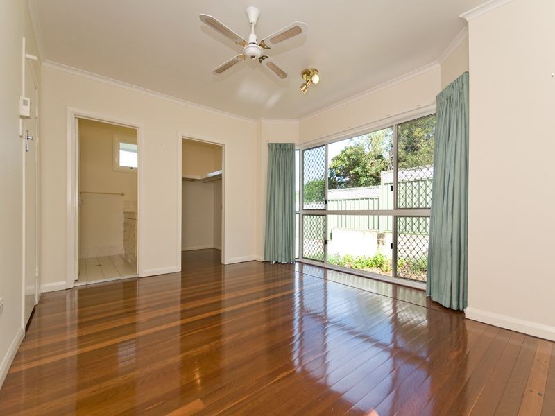 5 Norm Street, Kenmore QLD 4069