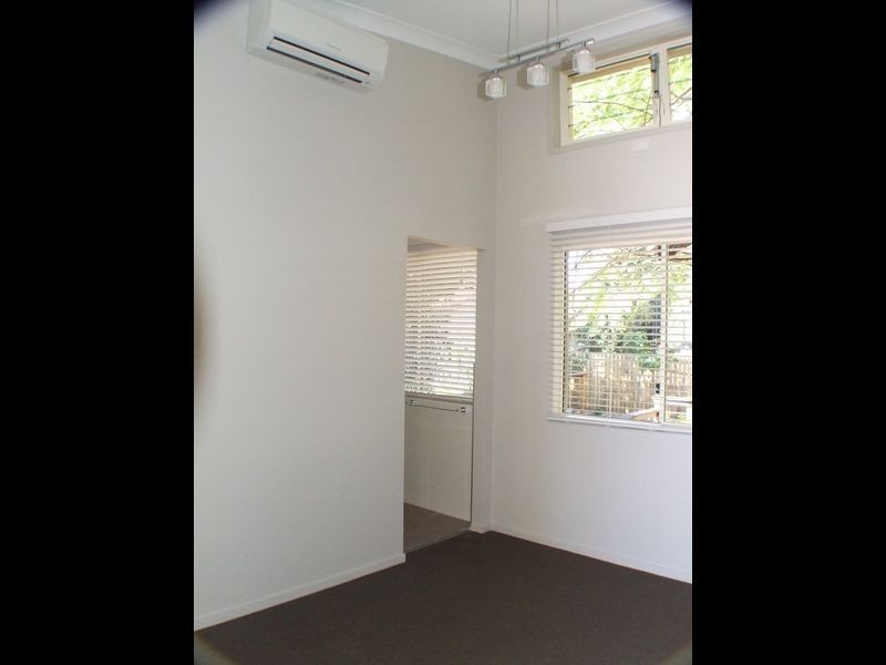 6/23 Indooroopilly Road, Toowong QLD 4066