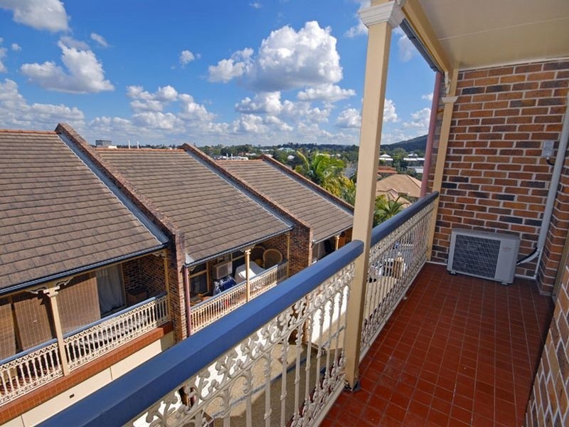 5/27 Swann Road, Taringa QLD 4068