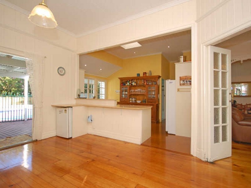 30 Disraeli Street, Indooroopilly QLD 4068