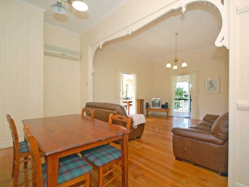30 Disraeli Street, Indooroopilly QLD 4068