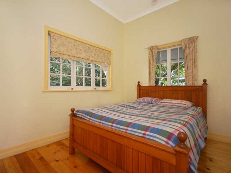 30 Disraeli Street, Indooroopilly QLD 4068