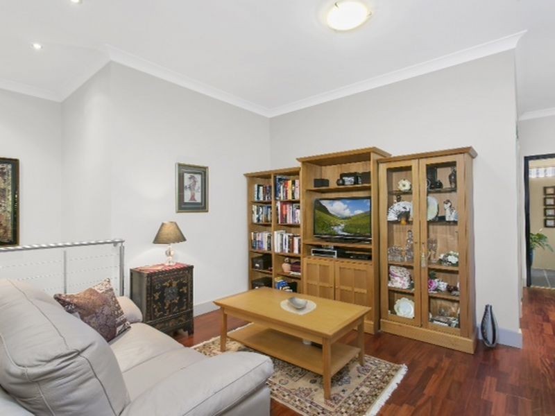 1/121 Indooroopilly Road, Taringa QLD 4068