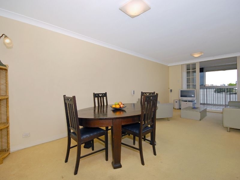5/8 Sandford Street, St Lucia QLD 4067