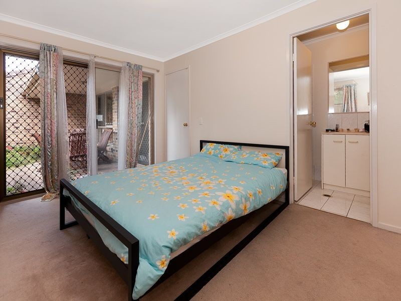 32 Minkara Street, Indooroopilly QLD 4068