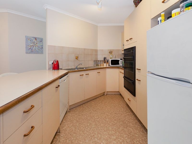 32 Minkara Street, Indooroopilly QLD 4068