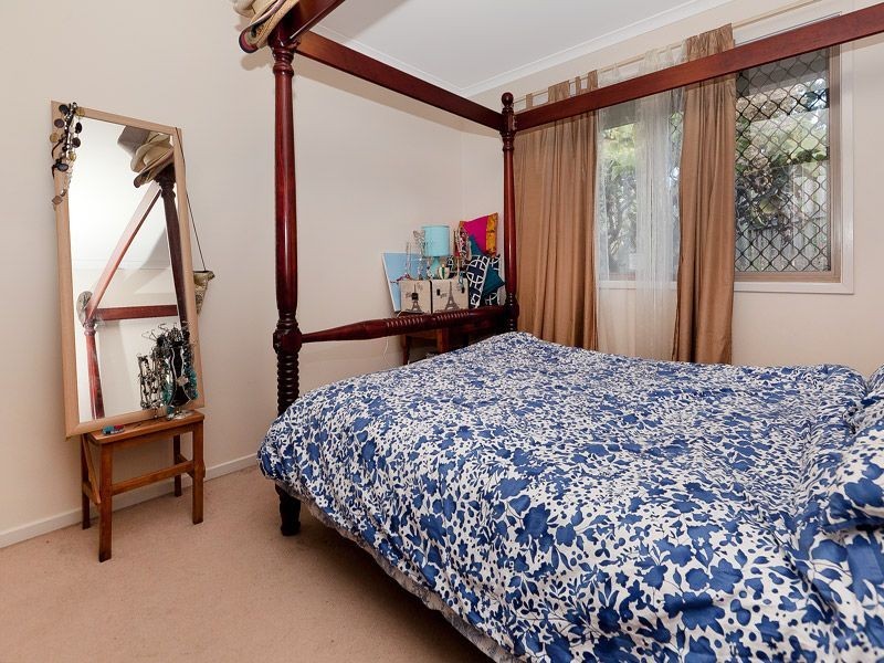 32 Minkara Street, Indooroopilly QLD 4068