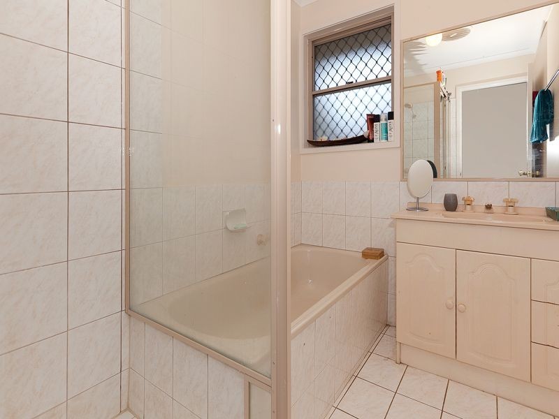 32 Minkara Street, Indooroopilly QLD 4068