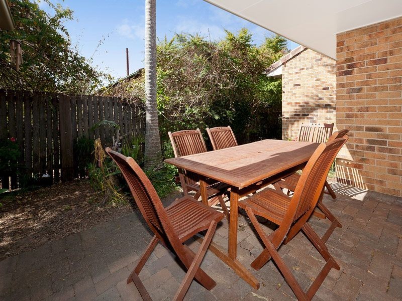 32 Minkara Street, Indooroopilly QLD 4068