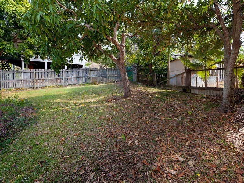 32 Minkara Street, Indooroopilly QLD 4068