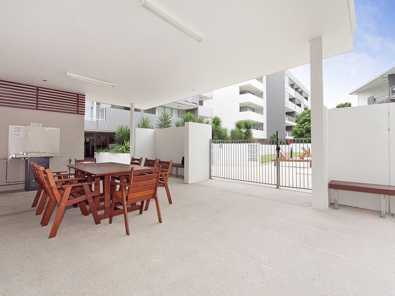 108/95 Clarence Road, Indooroopilly QLD 4068