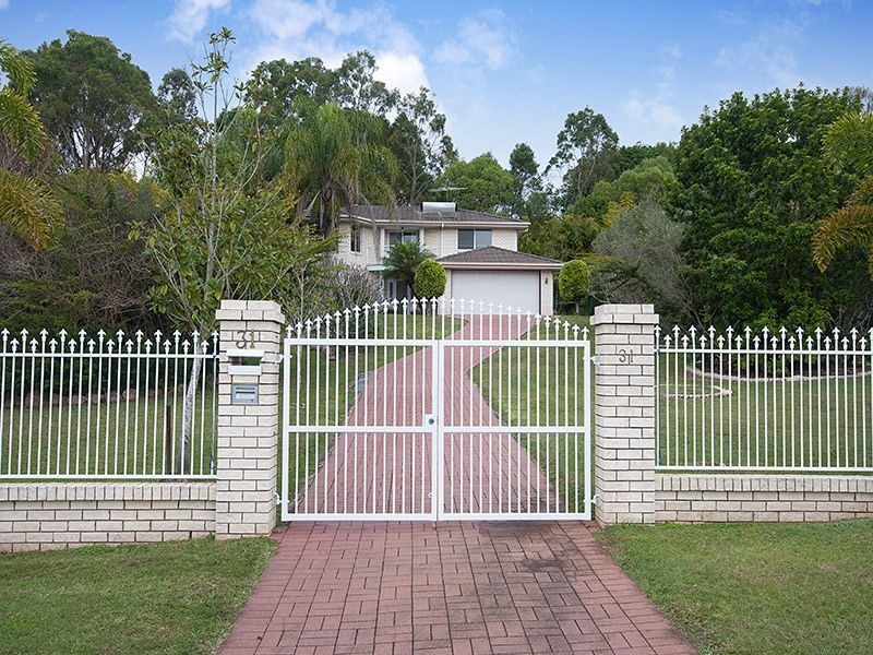 31 Pine County Place, Bellbowrie QLD 4070