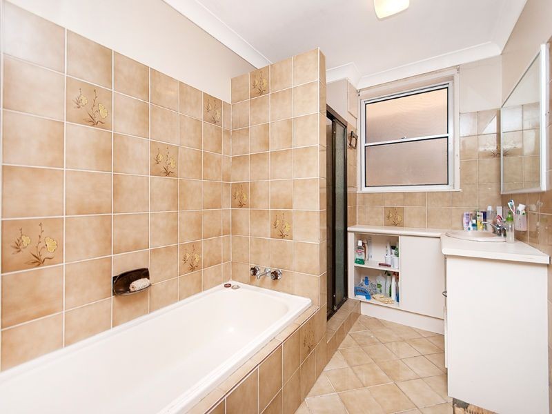 3/77 Warren Street, St Lucia QLD 4067