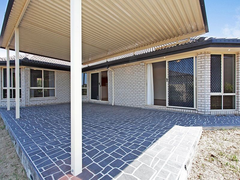20 Gleneagles Crescent, Oxley QLD 4075