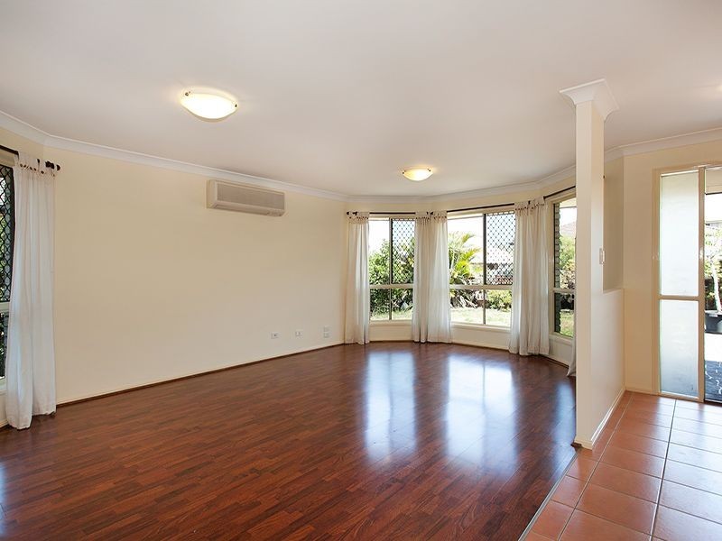 20 Gleneagles Crescent, Oxley QLD 4075