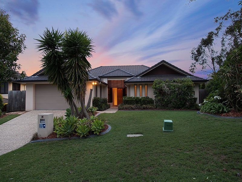 16 Ellerwood Place, Sinnamon Park QLD 4073