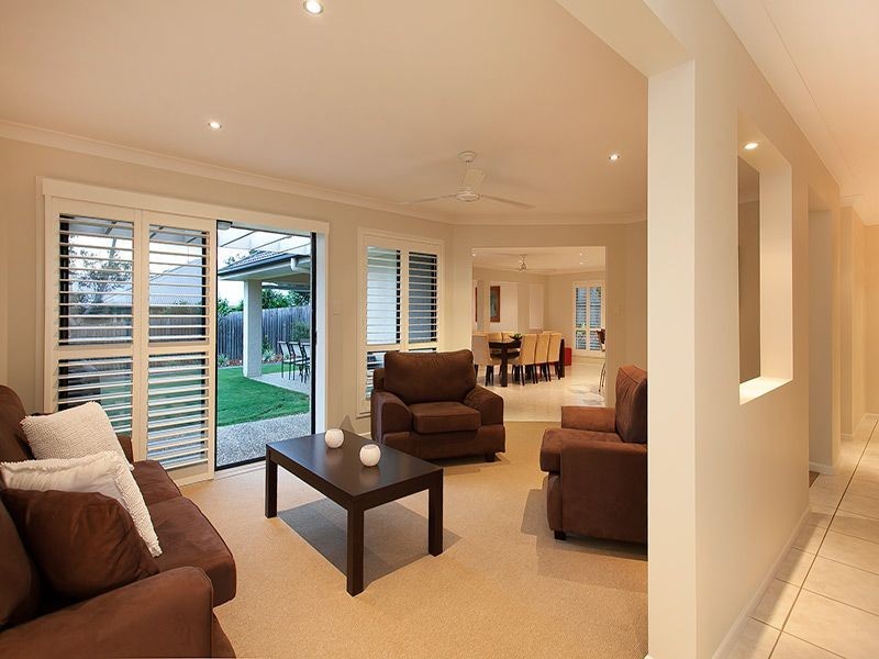 16 Ellerwood Place, Sinnamon Park QLD 4073