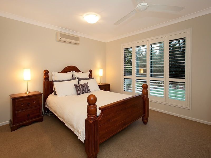 16 Ellerwood Place, Sinnamon Park QLD 4073