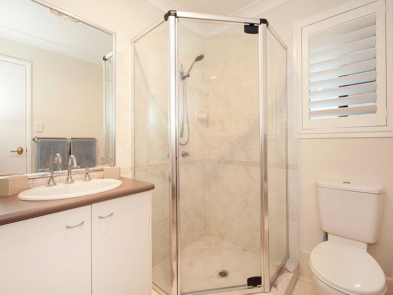 16 Ellerwood Place, Sinnamon Park QLD 4073