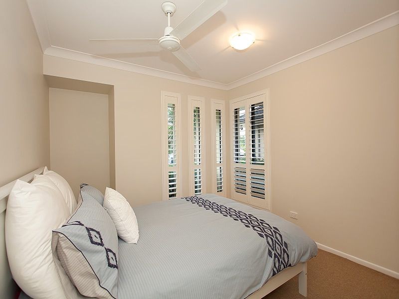 16 Ellerwood Place, Sinnamon Park QLD 4073